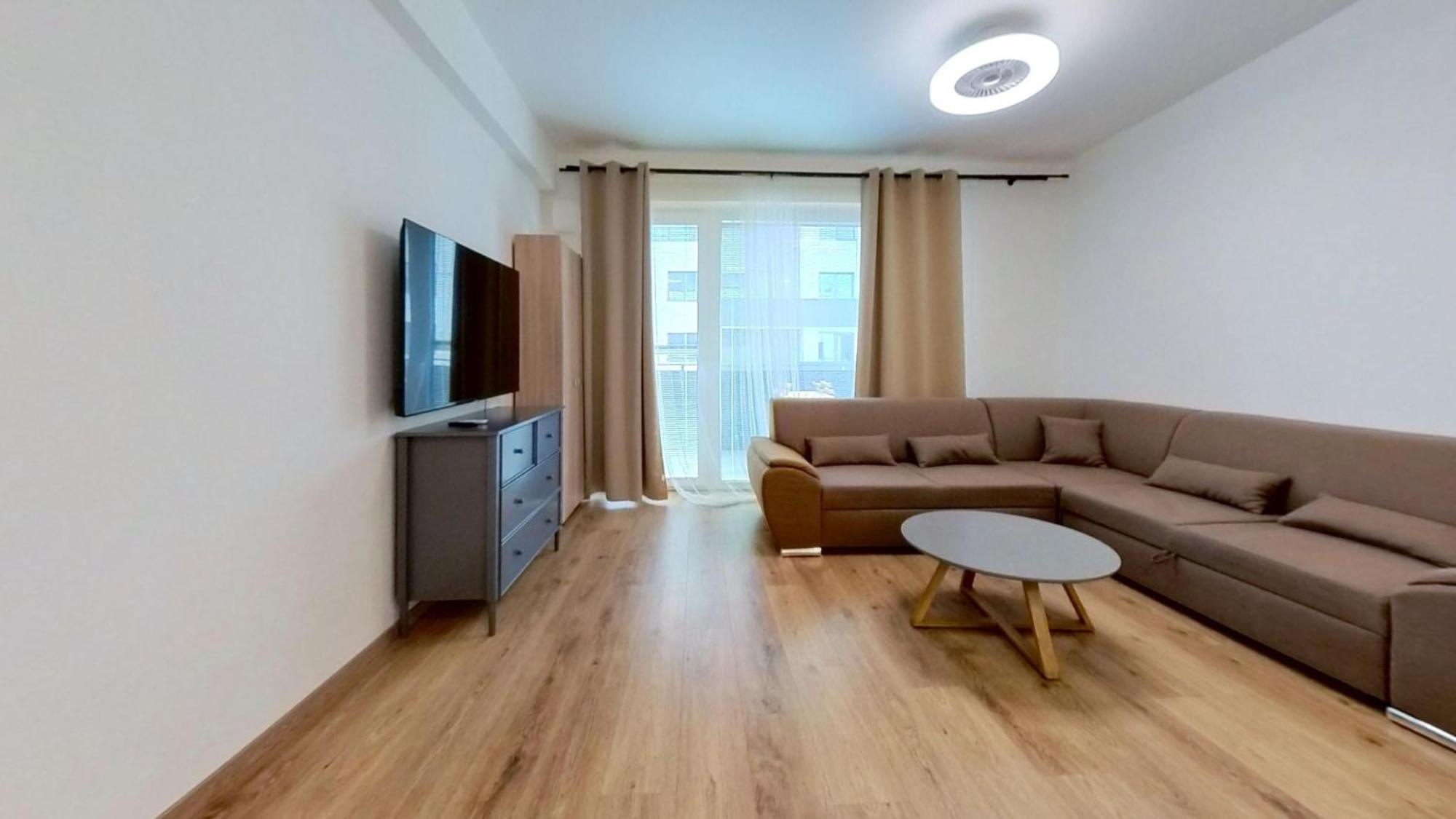 Air-Conditioned 2 Room Apartment, Balcony, New Building, 201 Rovinka Extérieur photo