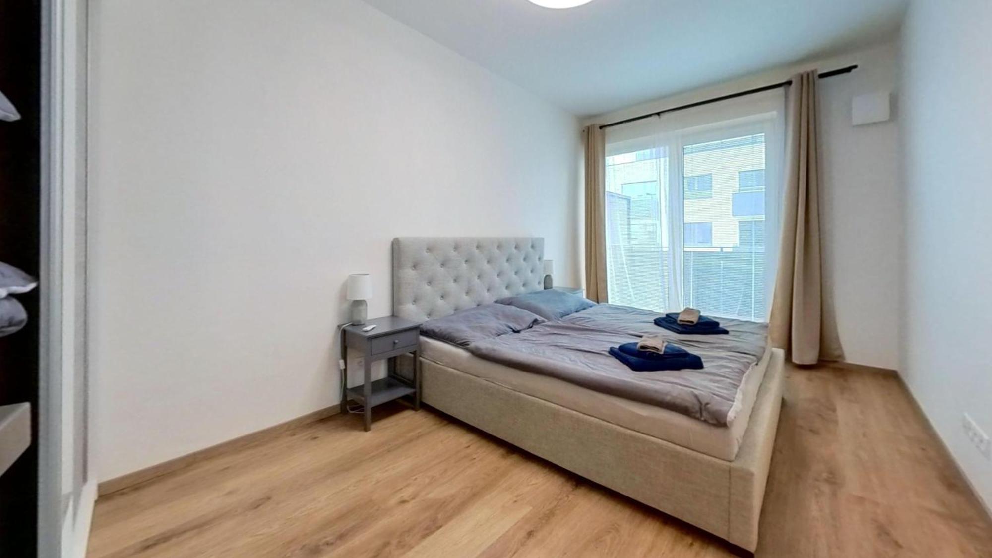 Air-Conditioned 2 Room Apartment, Balcony, New Building, 201 Rovinka Extérieur photo